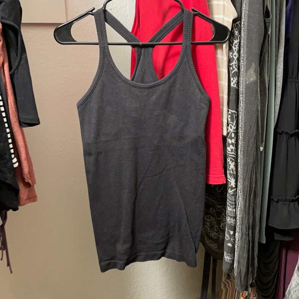 Lululemon tank